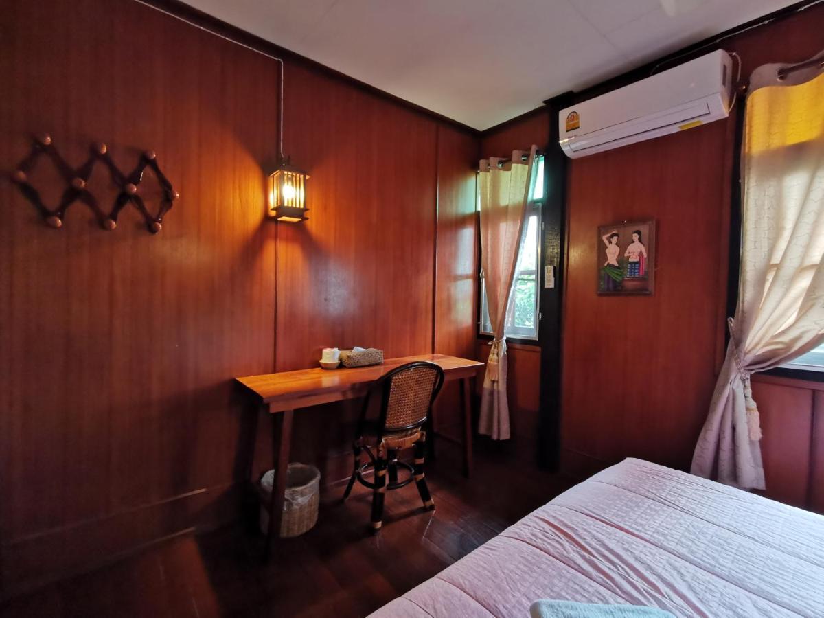 Tavee Guesthouse Bangkok Bagian luar foto